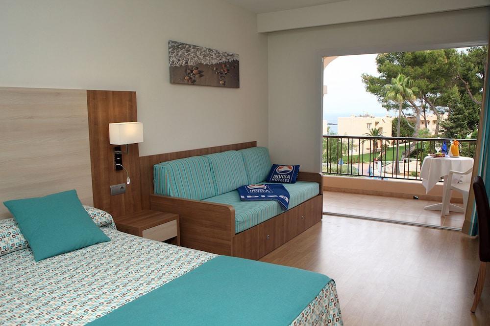 Invisa Hotel Club Cala Blanca Playa DPlaya Des Figueral Eksteriør billede