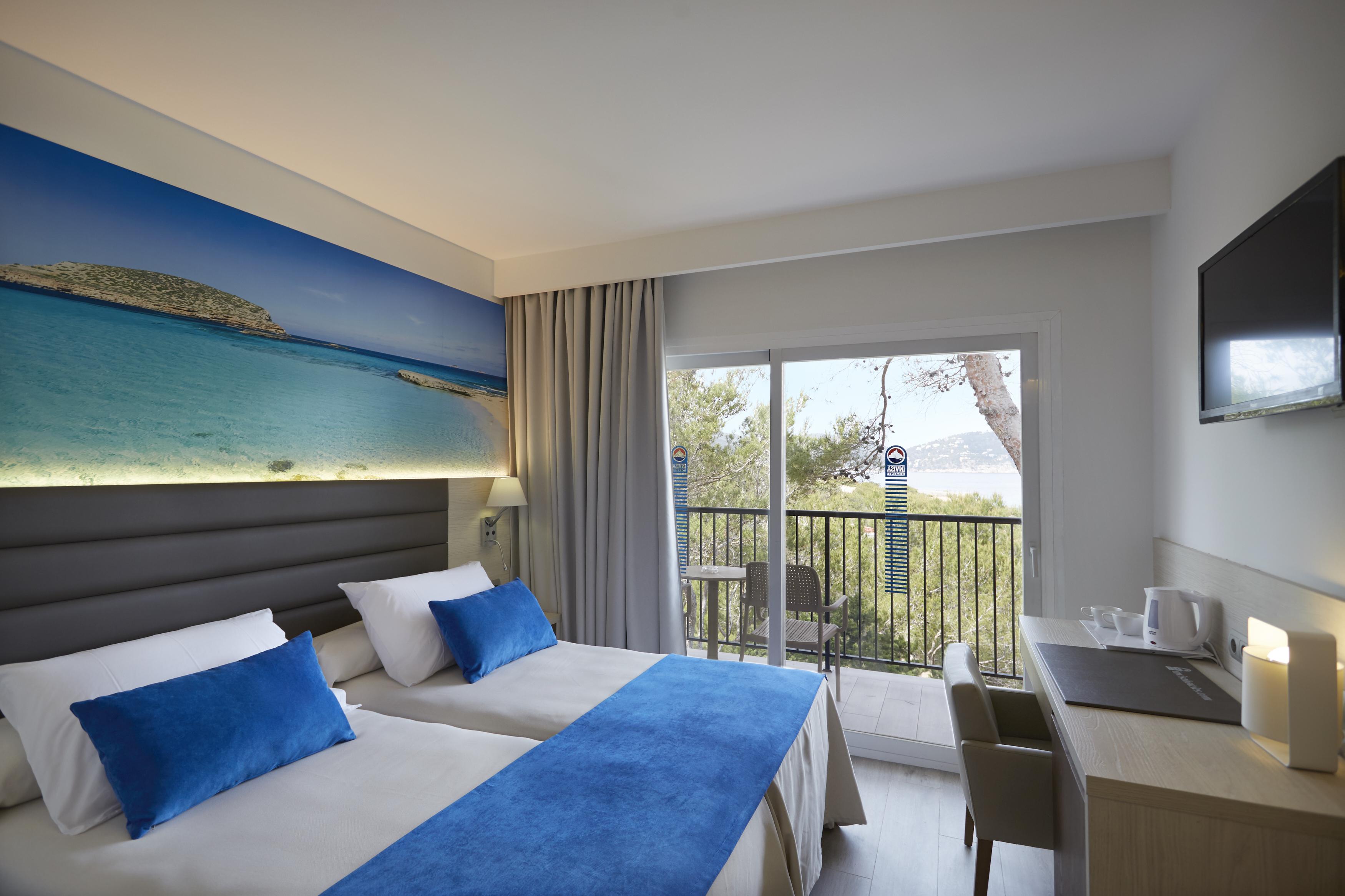Invisa Hotel Club Cala Blanca Playa DPlaya Des Figueral Eksteriør billede
