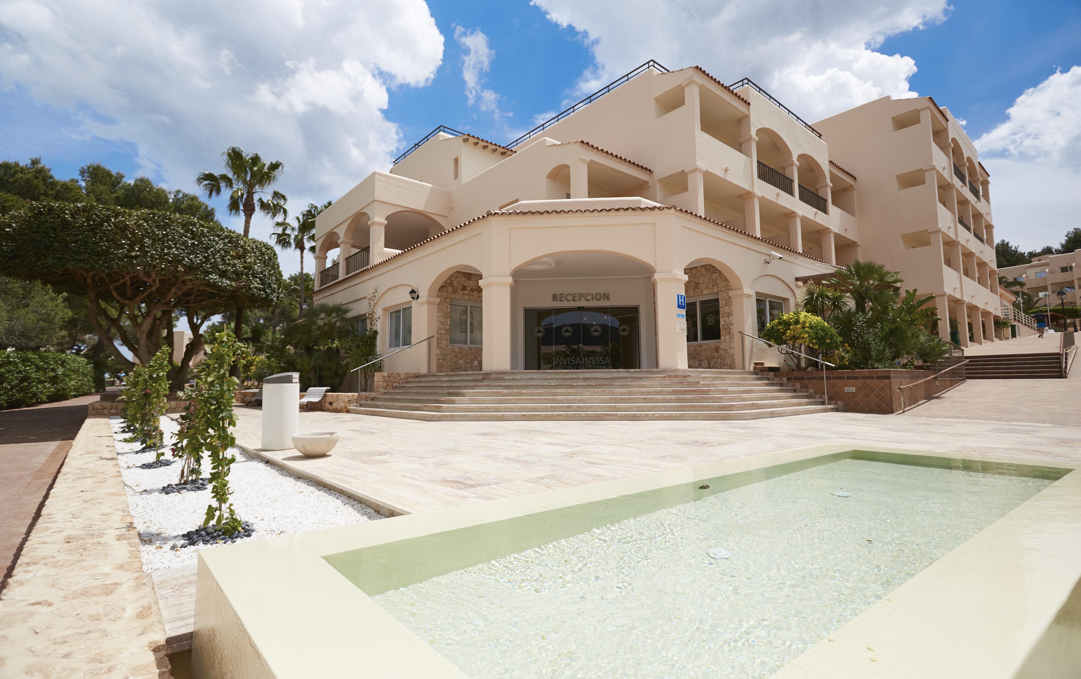 Invisa Hotel Club Cala Blanca Playa DPlaya Des Figueral Eksteriør billede
