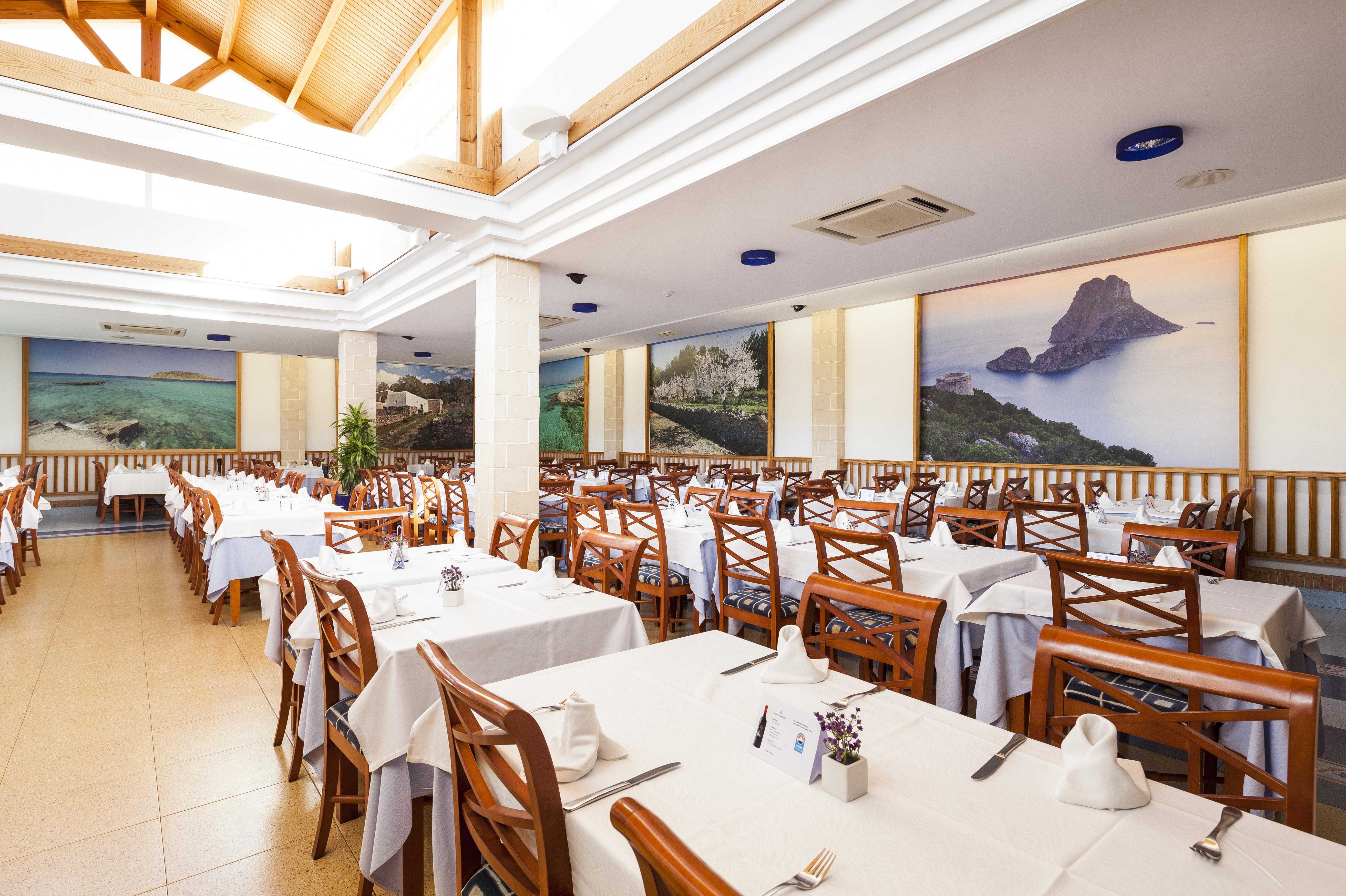 Invisa Hotel Club Cala Blanca Playa DPlaya Des Figueral Eksteriør billede