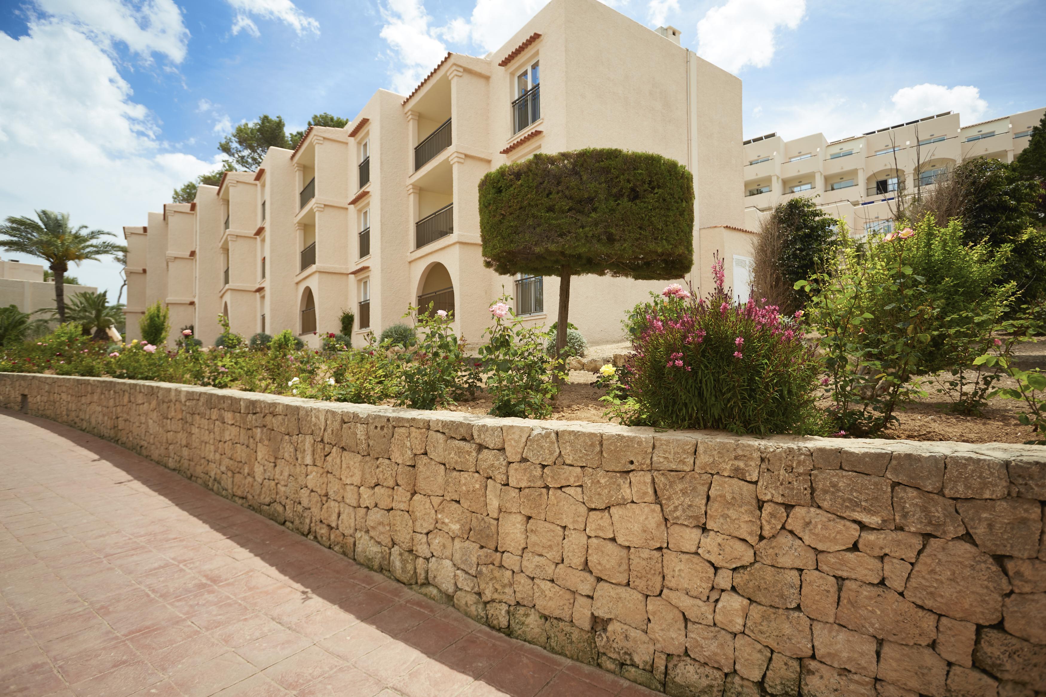 Invisa Hotel Club Cala Blanca Playa DPlaya Des Figueral Eksteriør billede