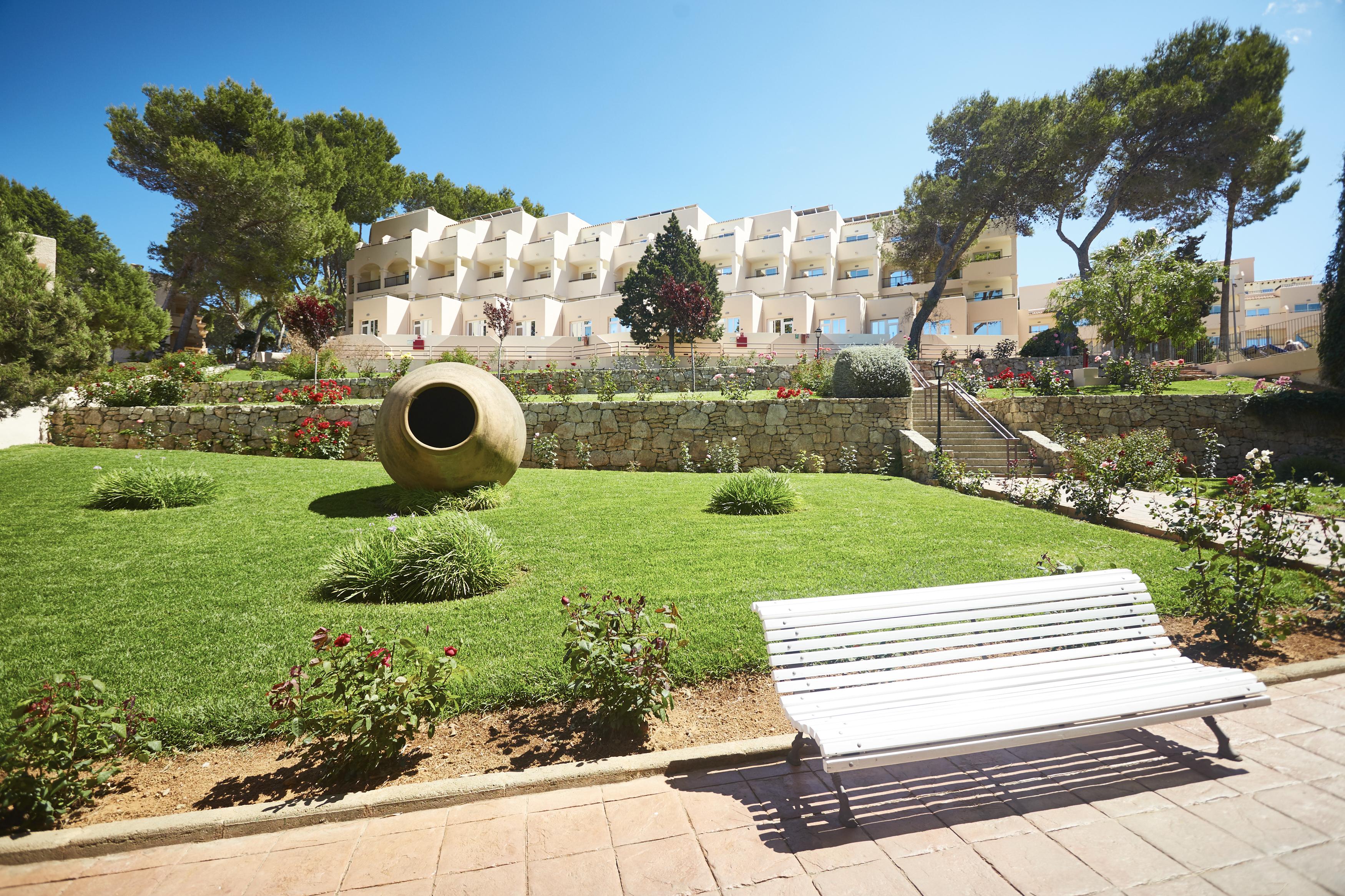 Invisa Hotel Club Cala Blanca Playa DPlaya Des Figueral Eksteriør billede