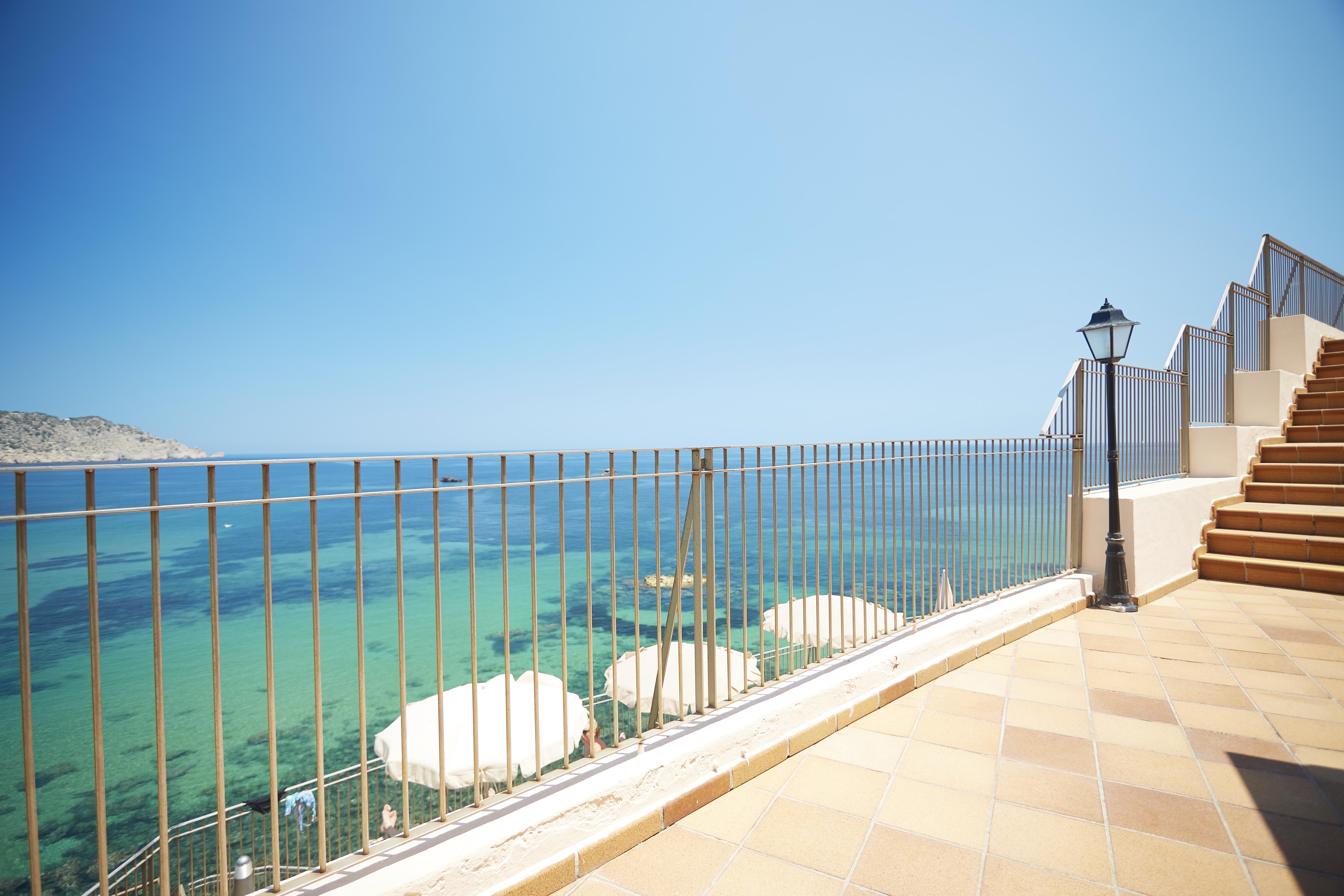 Invisa Hotel Club Cala Blanca Playa DPlaya Des Figueral Eksteriør billede