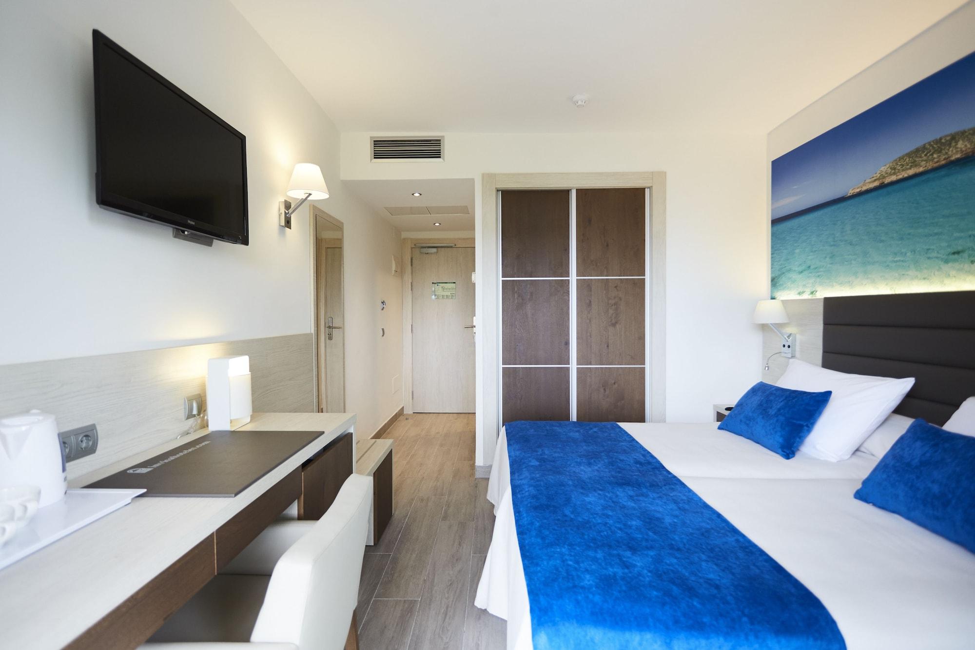 Invisa Hotel Club Cala Blanca Playa DPlaya Des Figueral Eksteriør billede