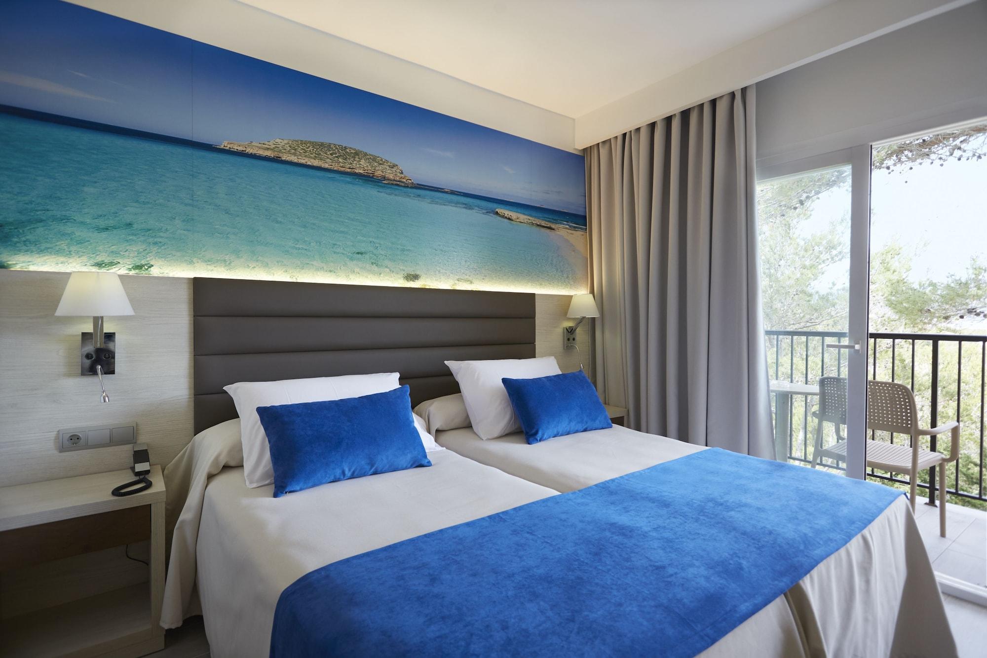 Invisa Hotel Club Cala Blanca Playa DPlaya Des Figueral Eksteriør billede