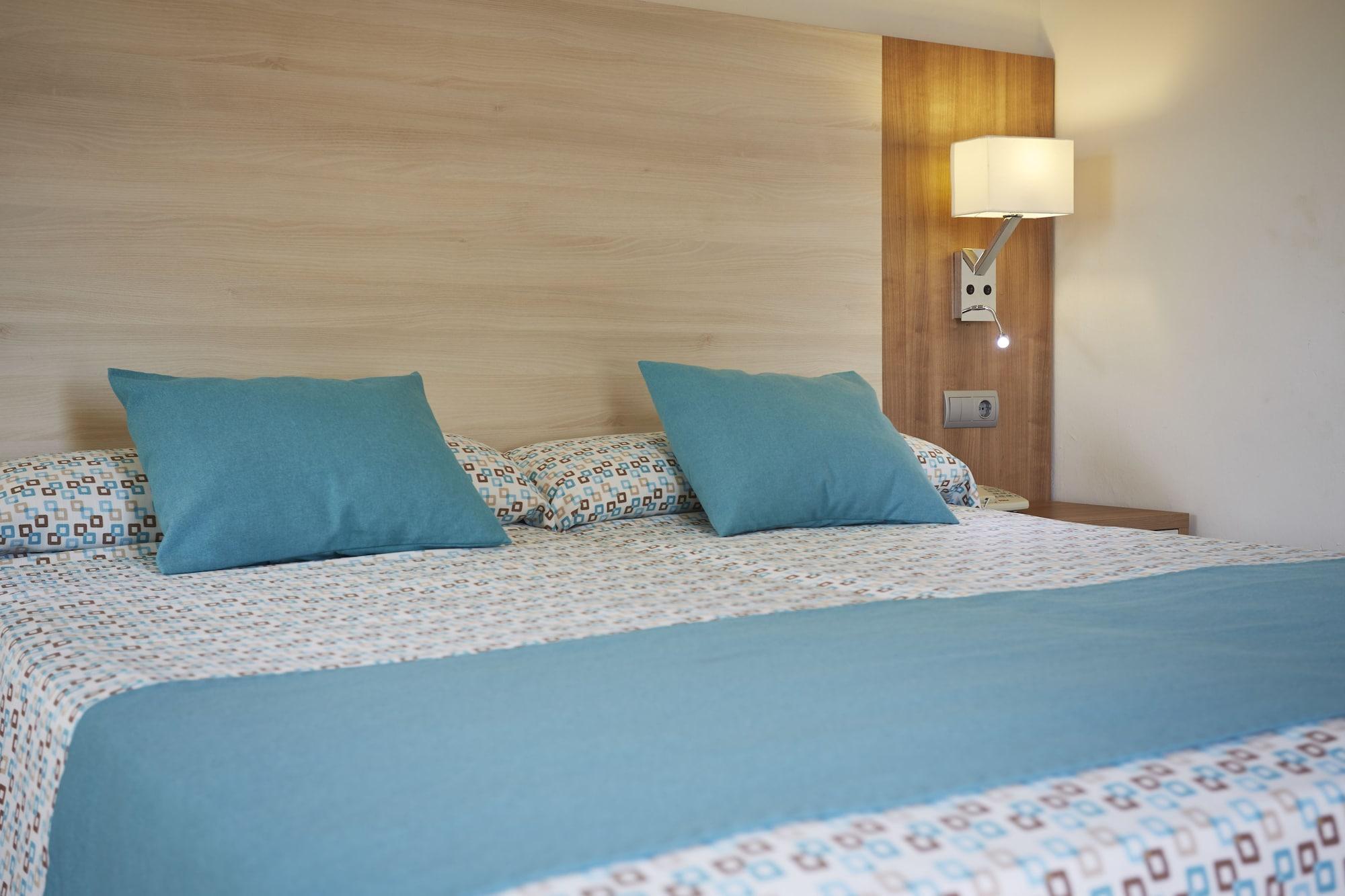 Invisa Hotel Club Cala Blanca Playa DPlaya Des Figueral Eksteriør billede