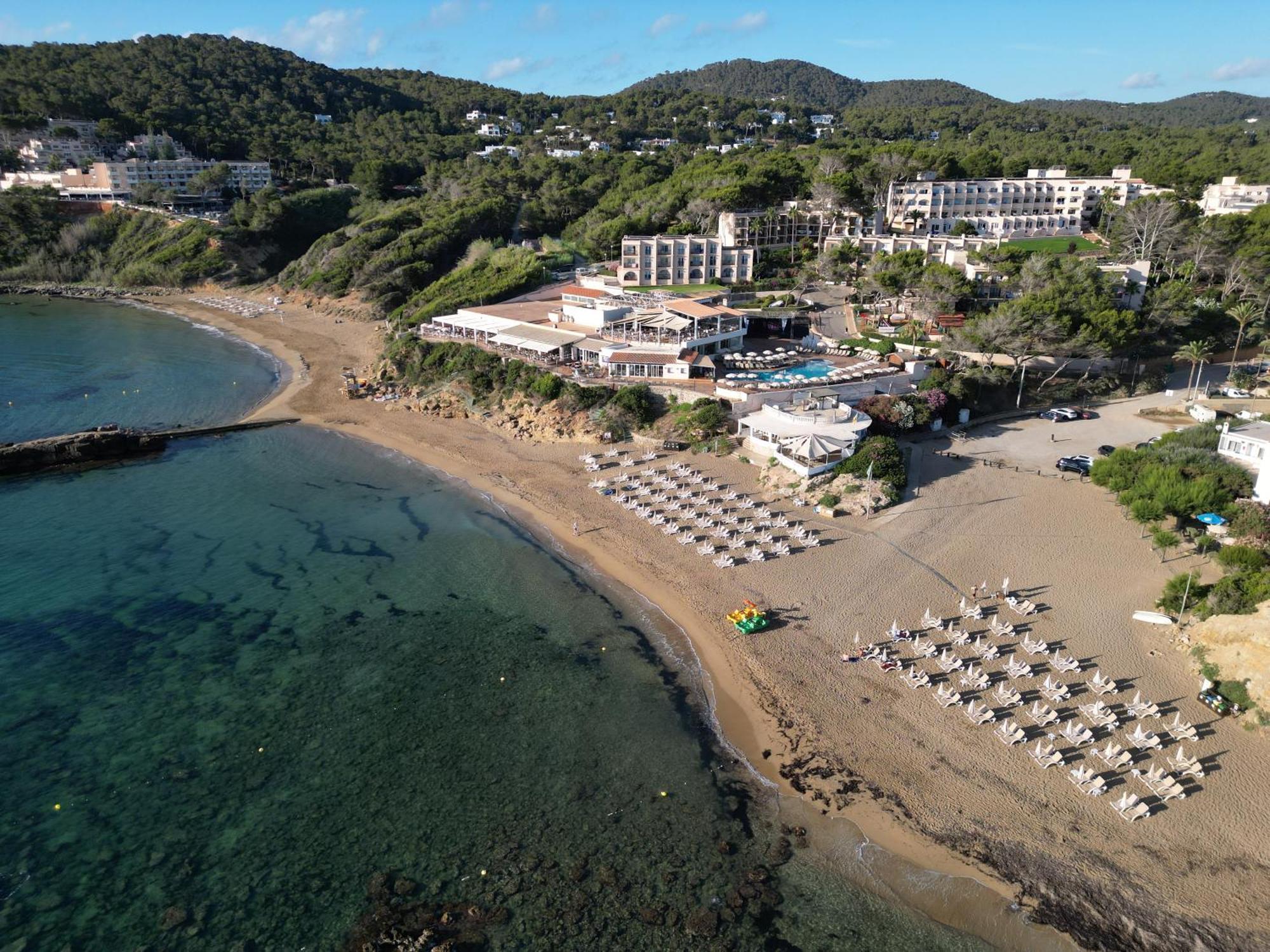 Invisa Hotel Club Cala Blanca Playa DPlaya Des Figueral Eksteriør billede