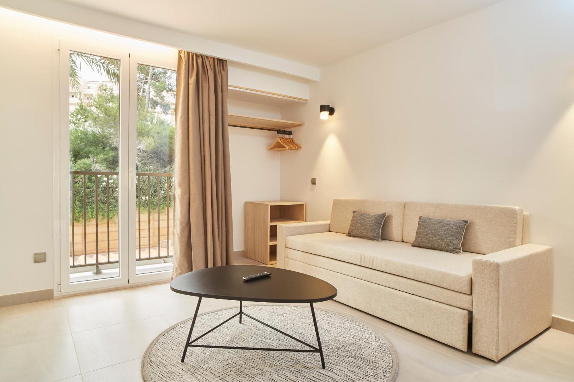 Invisa Hotel Club Cala Blanca Playa DPlaya Des Figueral Eksteriør billede